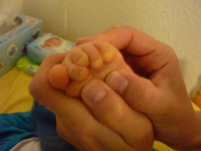 Bild zu Frage zu den Zehen - Babypflege - so pflegen Sie Ihr Baby richtig