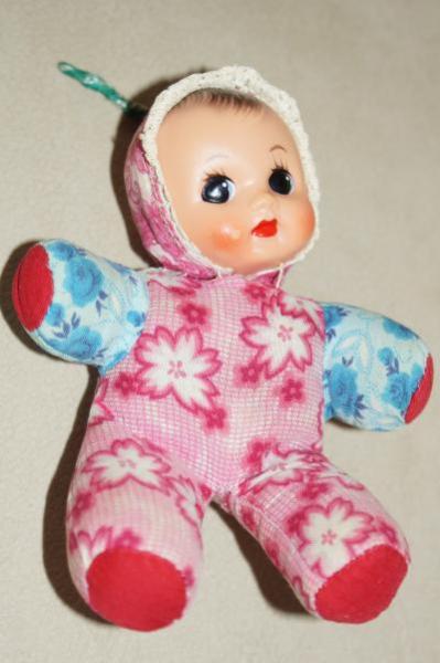 Bild zu Hier mal eine Frage an die Omas - wer kennt diese Puppe ???? - Forum und Treffpunkt für Omas