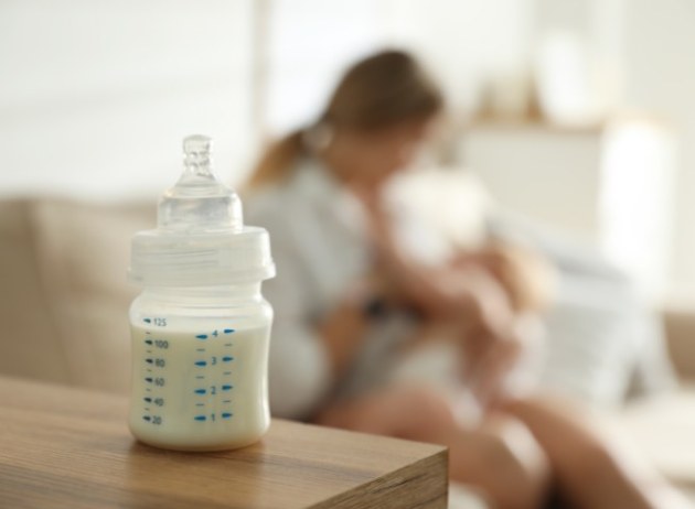 flaeschchen-steht-auf-dem-tisch