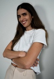 Victoria-Mom in finance