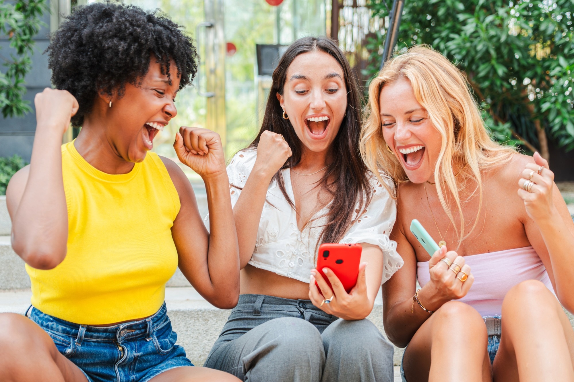 frauen die sich freuen