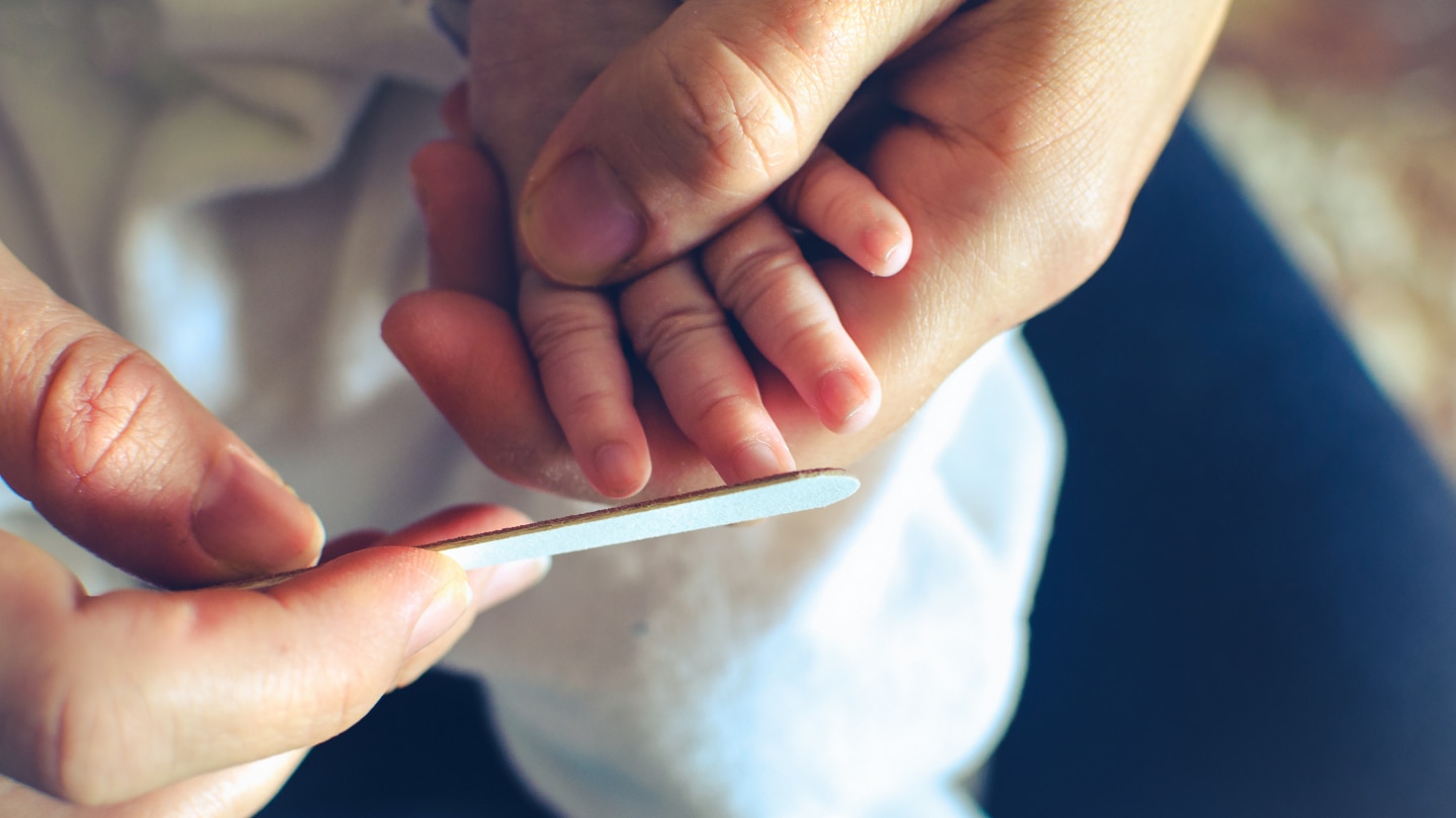 filing nails newborn avoid scratches