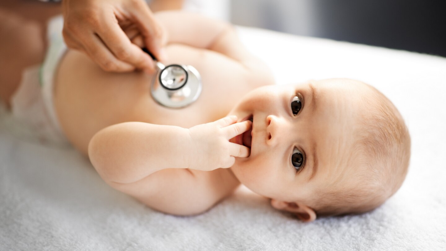 ärztin hört baby ab