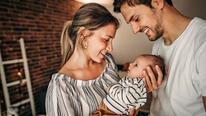 familie eltern mit baby