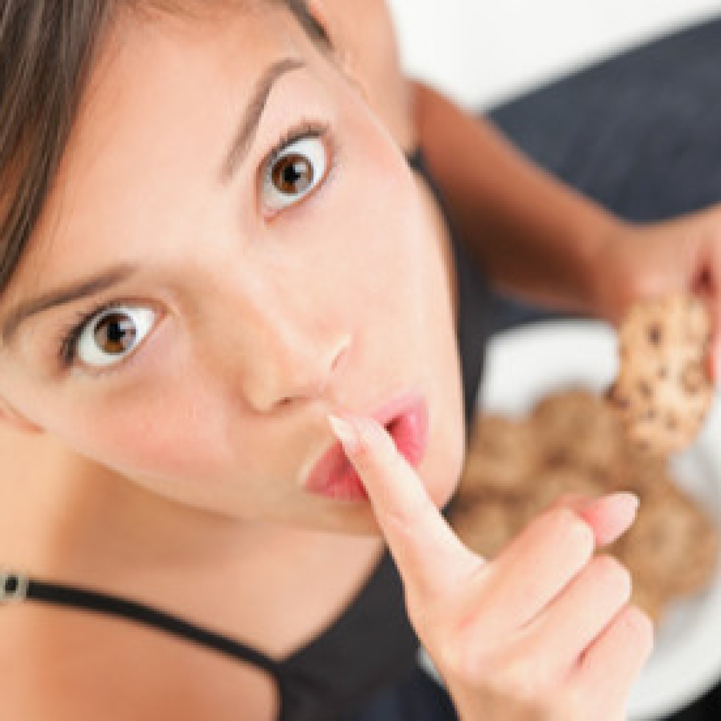 frau-isst-kekse_20069792