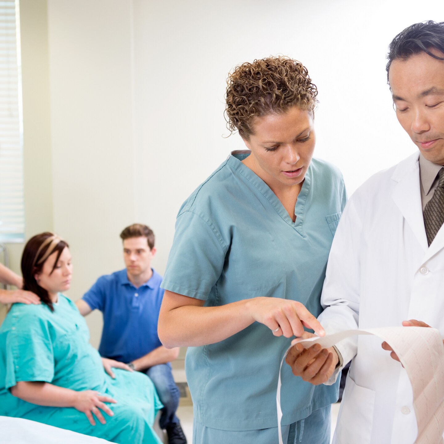 Ärzte schauen Bericht an 