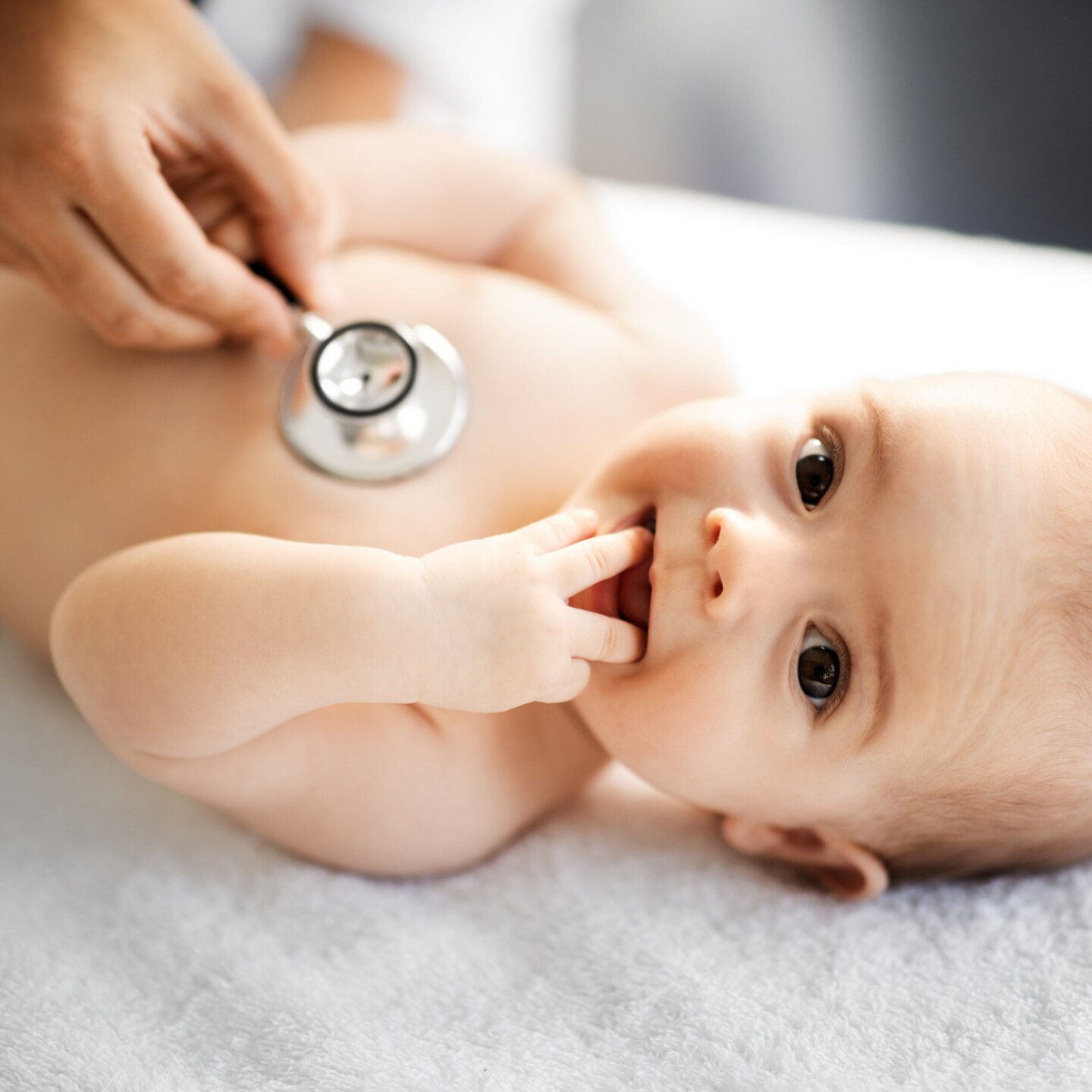 ärztin hört baby ab