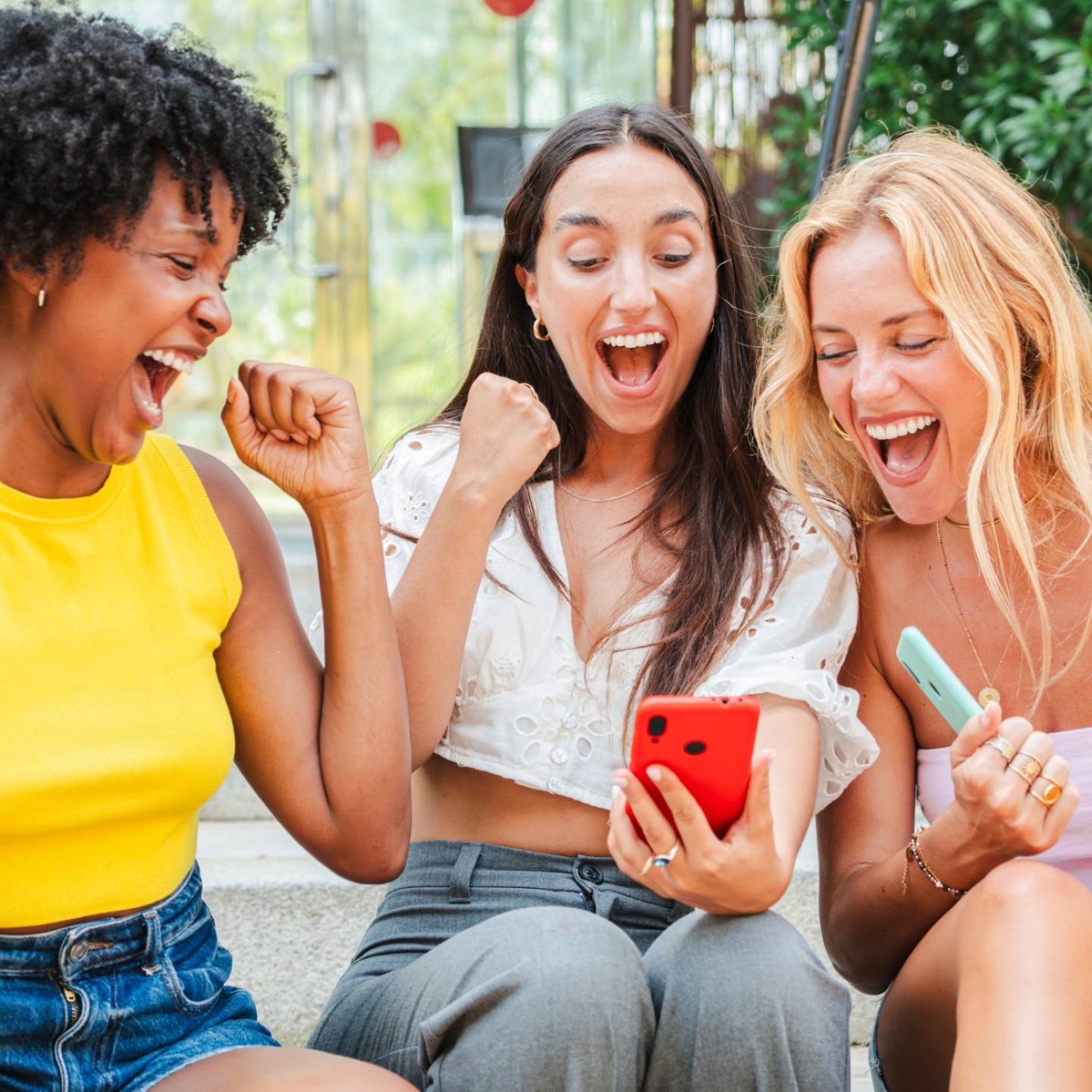 frauen die sich freuen