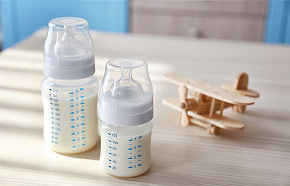 Babys Ernhrung mit Milch