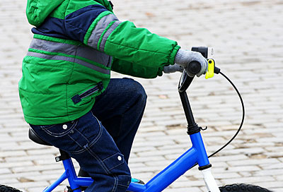 Gefahr bei Dunkelheit - Reflektoren für Fahrrad, Rucksack und Jacken